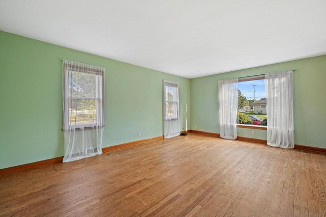 3876 E Morris AVENUE, Cudahy, WI 53110