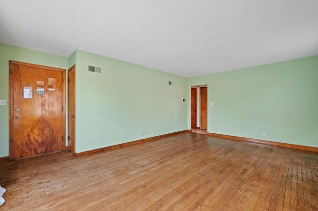 3876 E Morris AVENUE, Cudahy, WI 53110