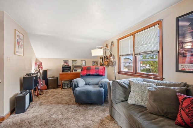 3876 E Morris AVENUE, Cudahy, WI 53110