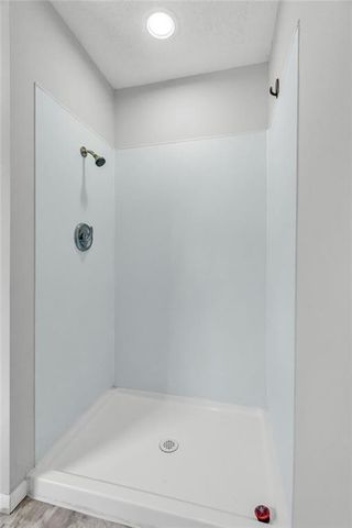 5300 NE 62nd Street, Kansas City, MO 64119