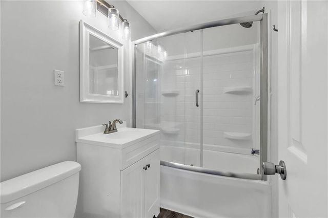 5300 NE 62nd Street, Kansas City, MO 64119