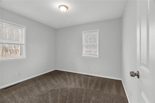 5300 NE 62nd Street, Kansas City, MO 64119