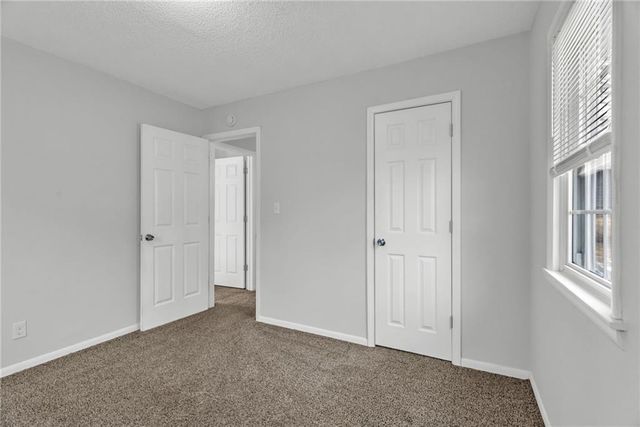 5300 NE 62nd Street, Kansas City, MO 64119