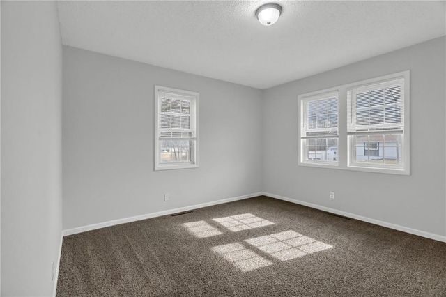 5300 NE 62nd Street, Kansas City, MO 64119