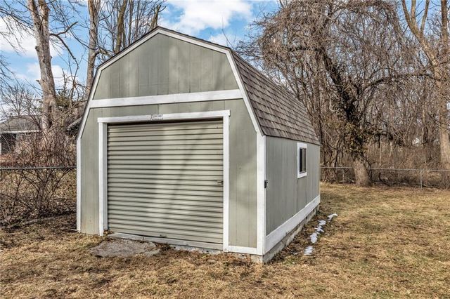 5300 NE 62nd Street, Kansas City, MO 64119