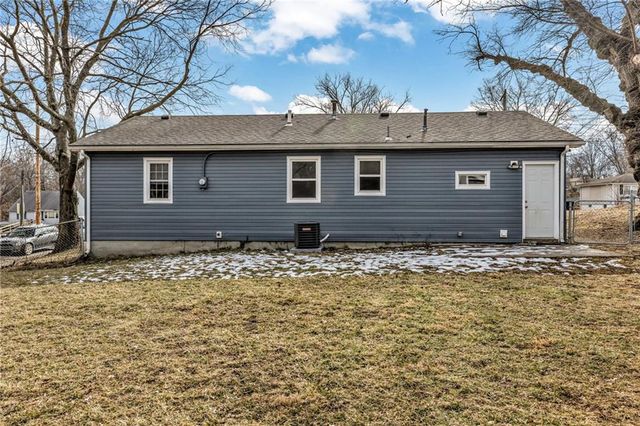 5300 NE 62nd Street, Kansas City, MO 64119