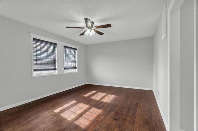 5300 NE 62nd Street, Kansas City, MO 64119