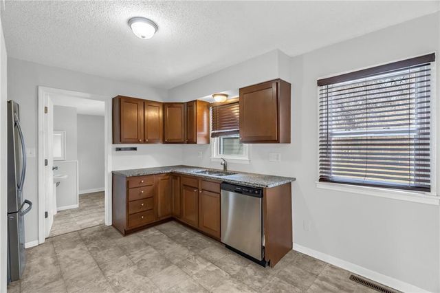 5300 NE 62nd Street, Kansas City, MO 64119