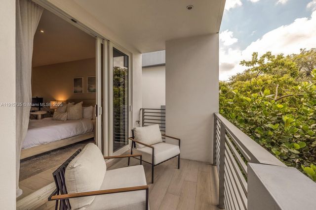 2851 SW 33rd Ct 2851, Miami, FL 33133