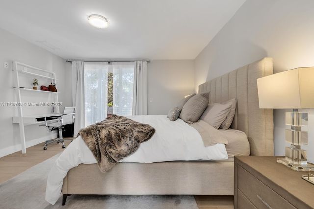 2851 SW 33rd Ct 2851, Miami, FL 33133