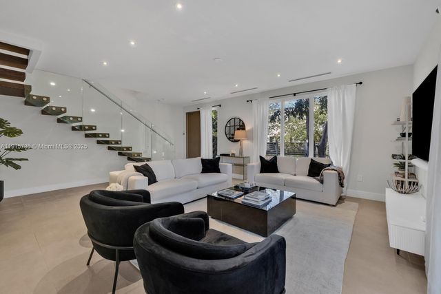 2851 SW 33rd Ct 2851, Miami, FL 33133