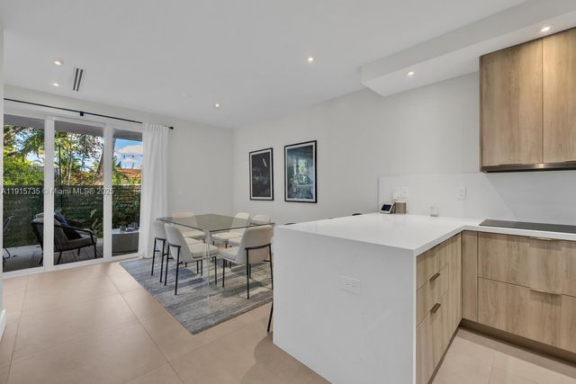 2851 SW 33rd Ct 2851, Miami, FL 33133