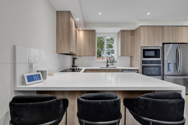 2851 SW 33rd Ct 2851, Miami, FL 33133