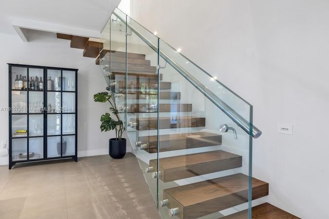 2851 SW 33rd Ct 2851, Miami, FL 33133