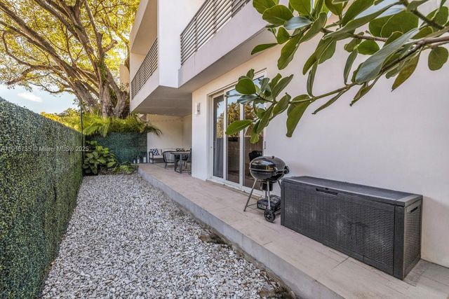 2851 SW 33rd Ct 2851, Miami, FL 33133