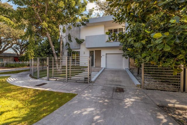 2851 SW 33rd Ct 2851, Miami, FL 33133