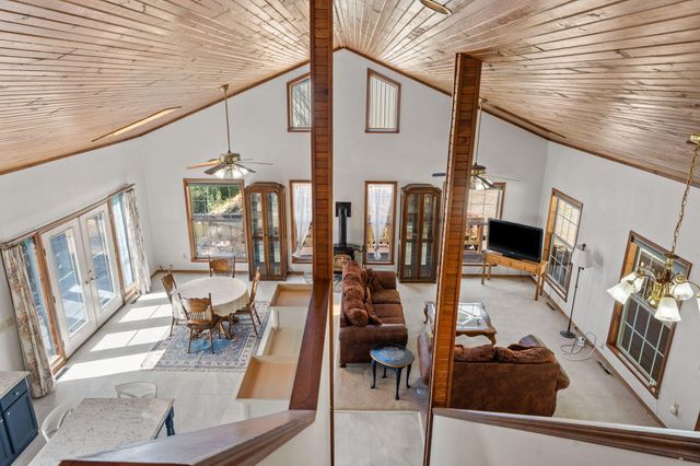 1052 Broken Arrow Estates Road, Lampe, MO 65681