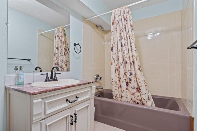1052 Broken Arrow Estates Road, Lampe, MO 65681