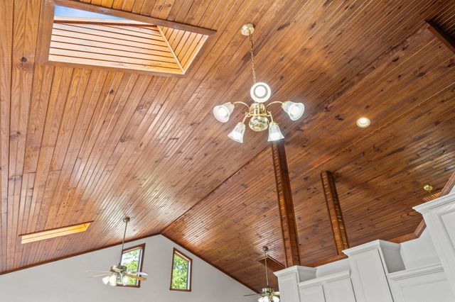 1052 Broken Arrow Estates Road, Lampe, MO 65681