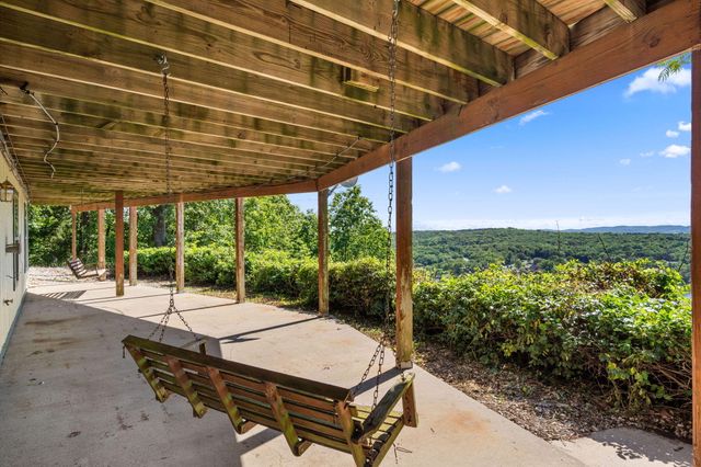 1052 Broken Arrow Estates Road, Lampe, MO 65681