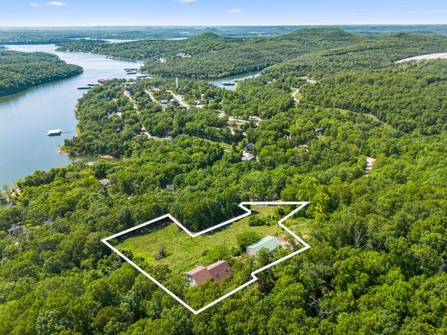 1052 Broken Arrow Estates Road, Lampe, MO 65681