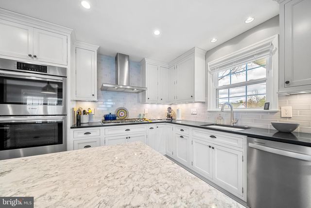 15014 TARLETON DR, Centreville, VA 20120