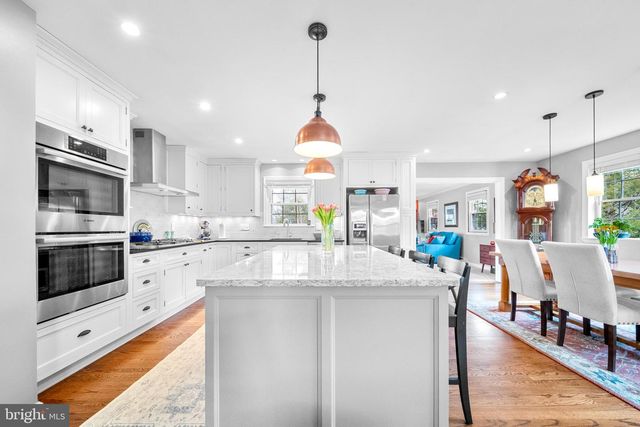 15014 TARLETON DR, Centreville, VA 20120