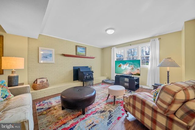 15014 TARLETON DR, Centreville, VA 20120