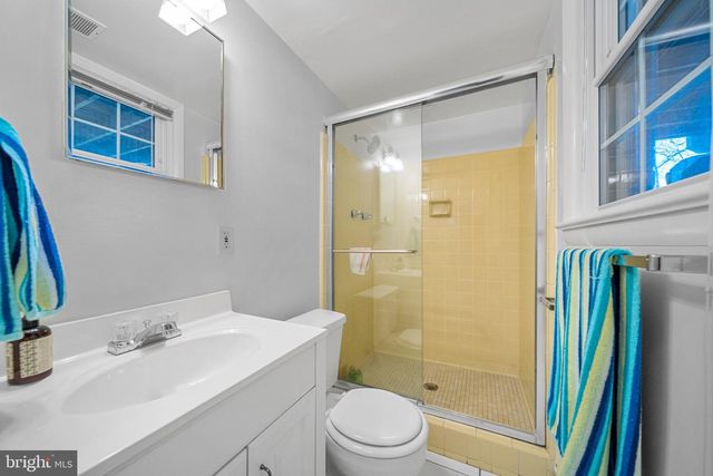 15014 TARLETON DR, Centreville, VA 20120