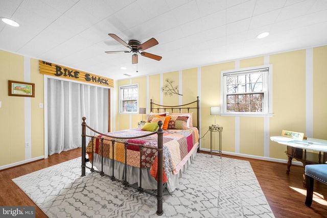 15014 TARLETON DR, Centreville, VA 20120