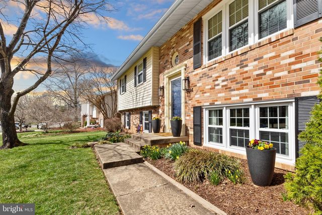 15014 TARLETON DR, Centreville, VA 20120