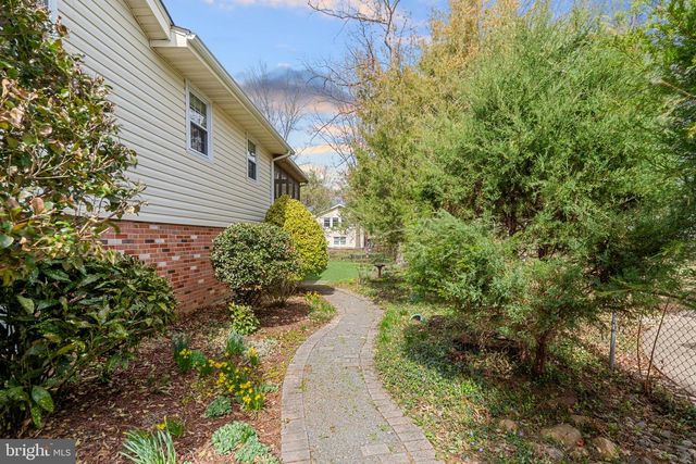 15014 TARLETON DR, Centreville, VA 20120