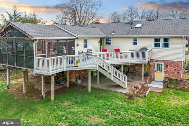 15014 TARLETON DR, Centreville, VA 20120