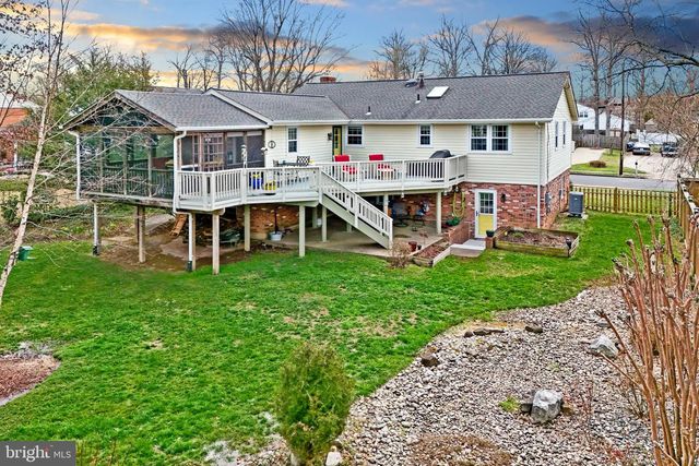 15014 TARLETON DR, Centreville, VA 20120