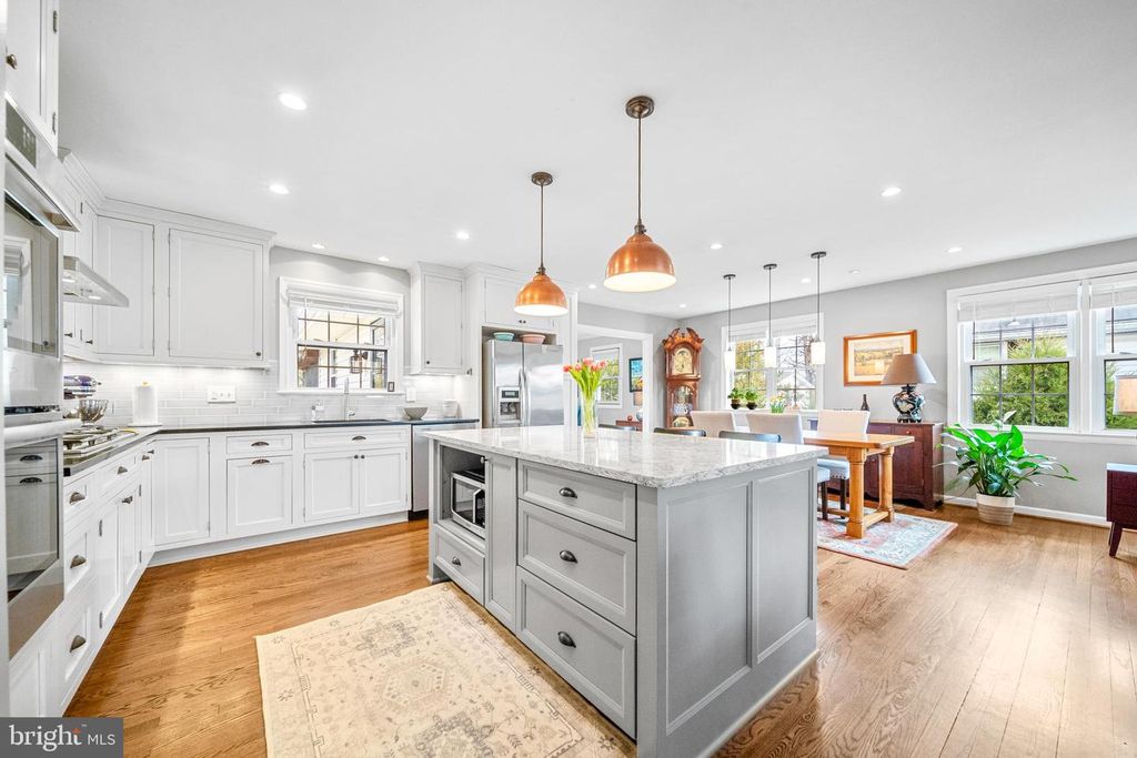 15014 TARLETON DR, Centreville, VA 20120