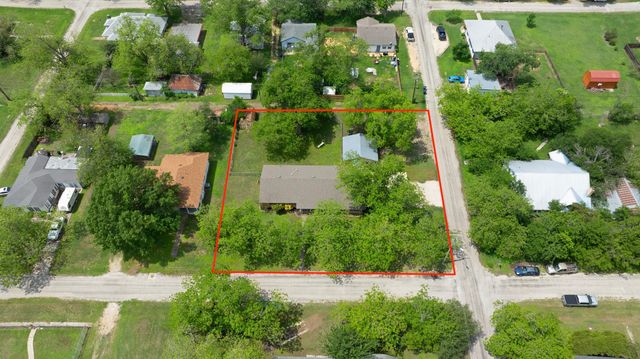 302 Vernon ST, Thrall, TX 76578
