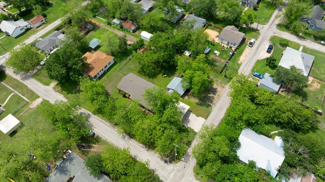 302 Vernon ST, Thrall, TX 76578