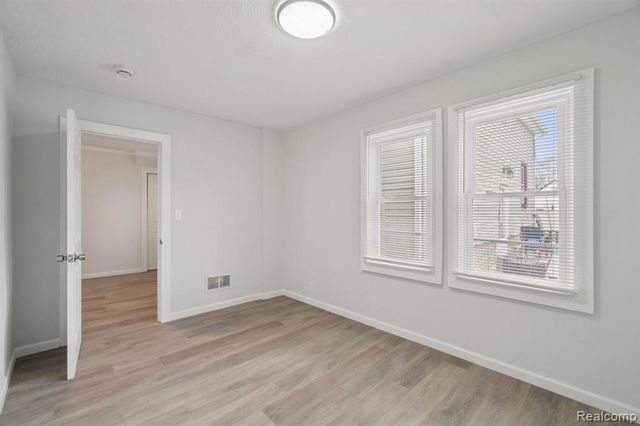 8619 Lozier Avenue, Warren, MI 48089