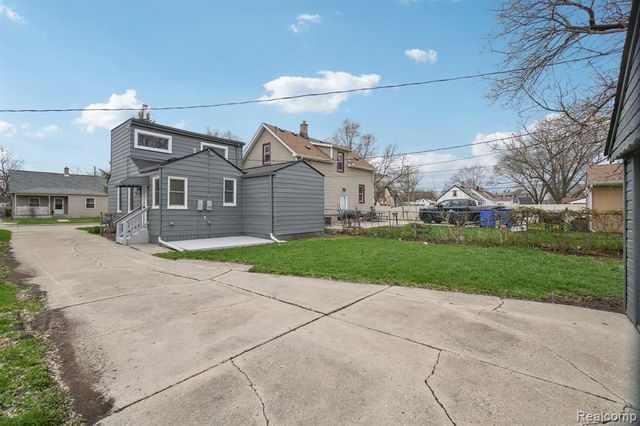 8619 Lozier Avenue, Warren, MI 48089