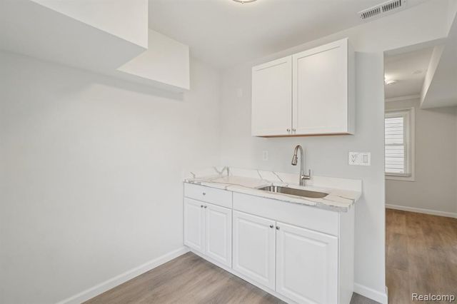 8619 Lozier Avenue, Warren, MI 48089