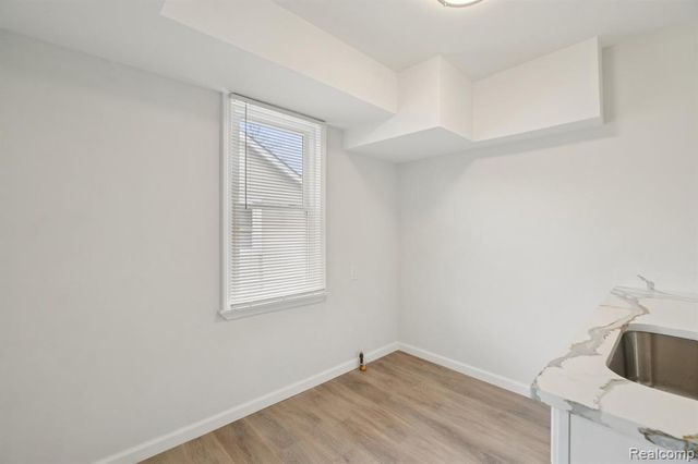 8619 Lozier Avenue, Warren, MI 48089