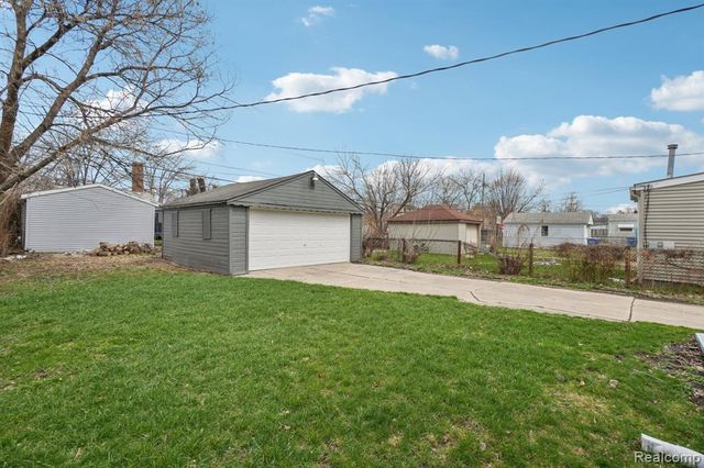 8619 Lozier Avenue, Warren, MI 48089