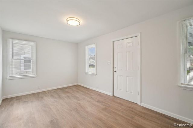 8619 Lozier Avenue, Warren, MI 48089