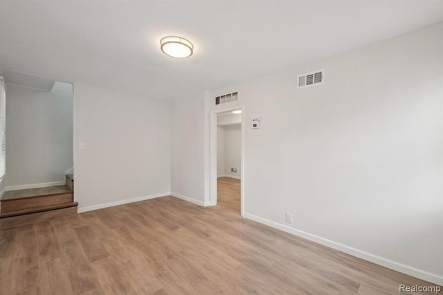 8619 Lozier Avenue, Warren, MI 48089