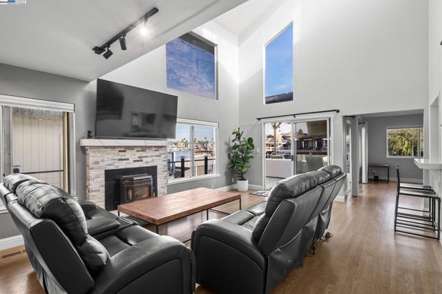 5055 Discovery Pt, Discovery Bay, CA 94505