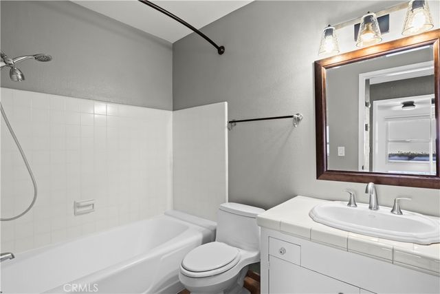 2424 University Dr, Newport Beach, CA 92660