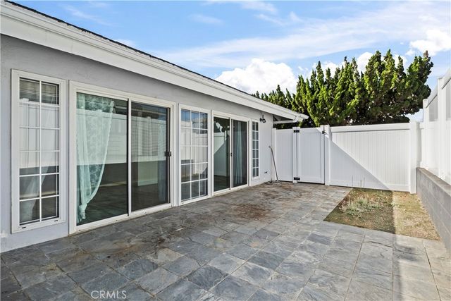 2424 University Dr, Newport Beach, CA 92660