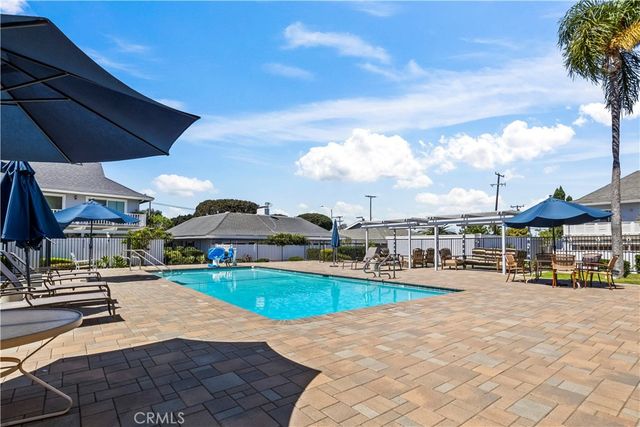 2424 University Dr, Newport Beach, CA 92660