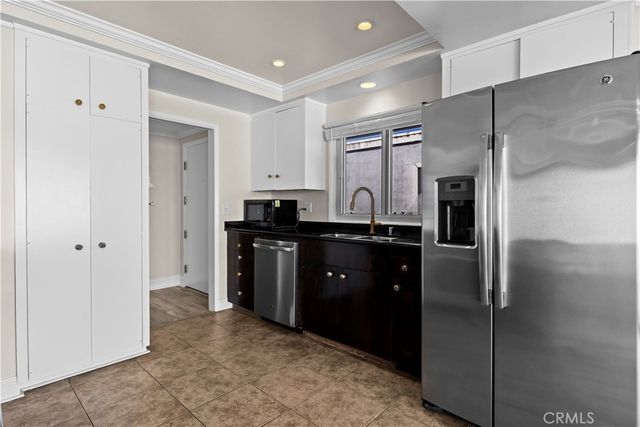 2424 University Dr, Newport Beach, CA 92660