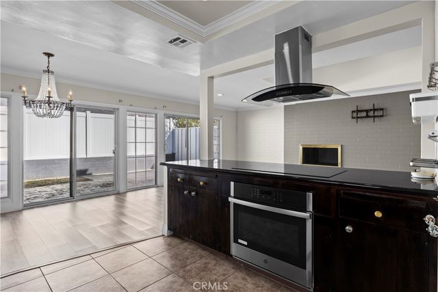 2424 University Dr, Newport Beach, CA 92660